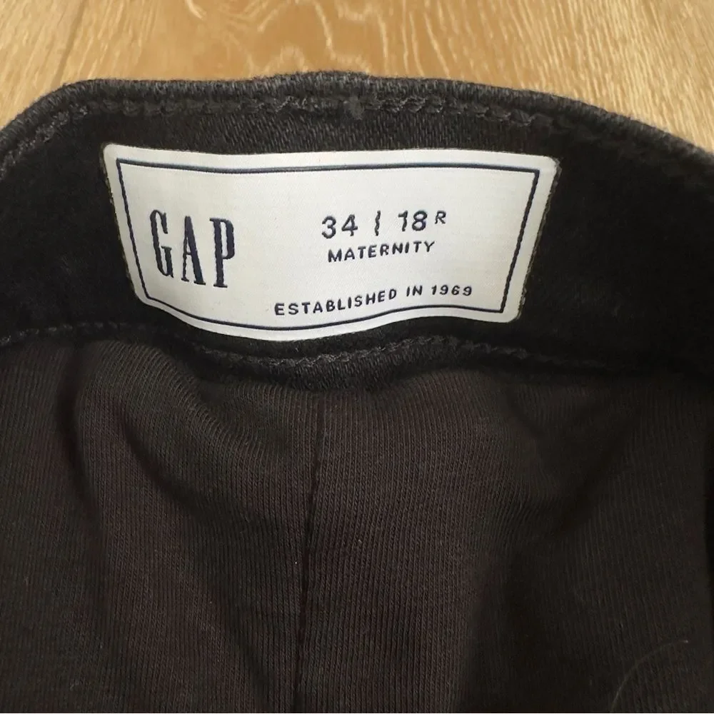 NWT Gap Maternity Size 34/18 True Waistband Full Panel Girlfriend Jeans Black